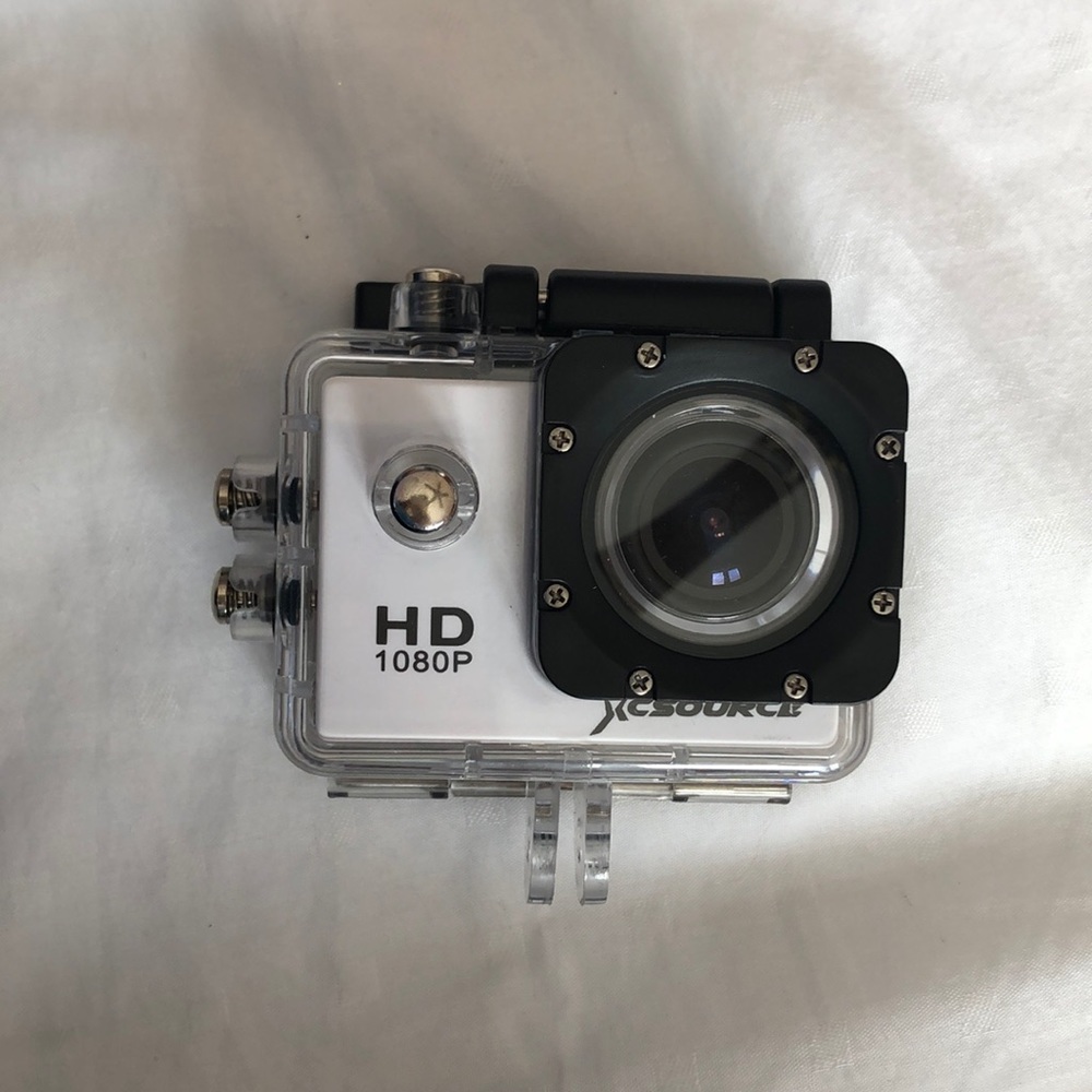 Action Camera With Waterproof Case - image 1